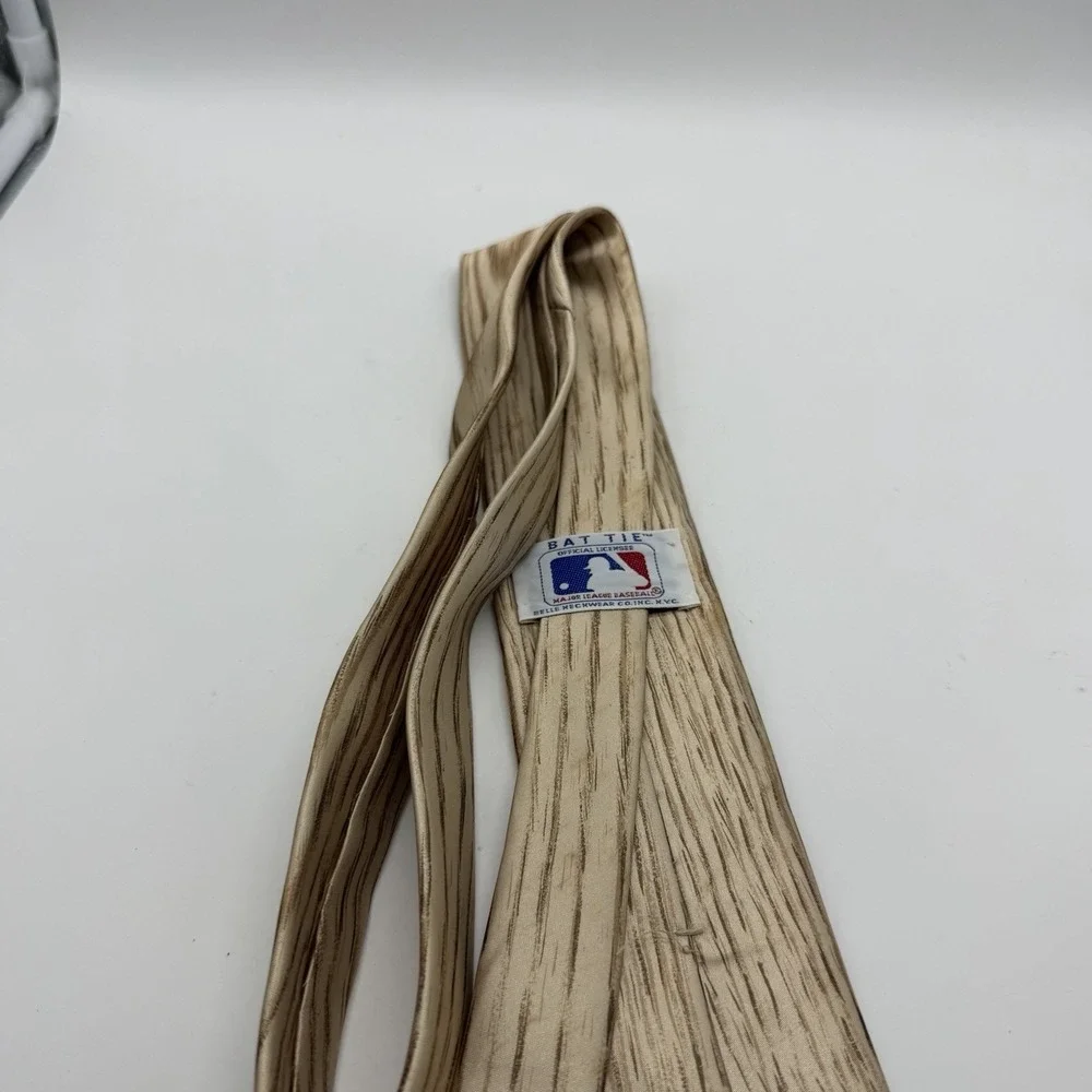 MLB Belle Neckwear Co. Inc. this product